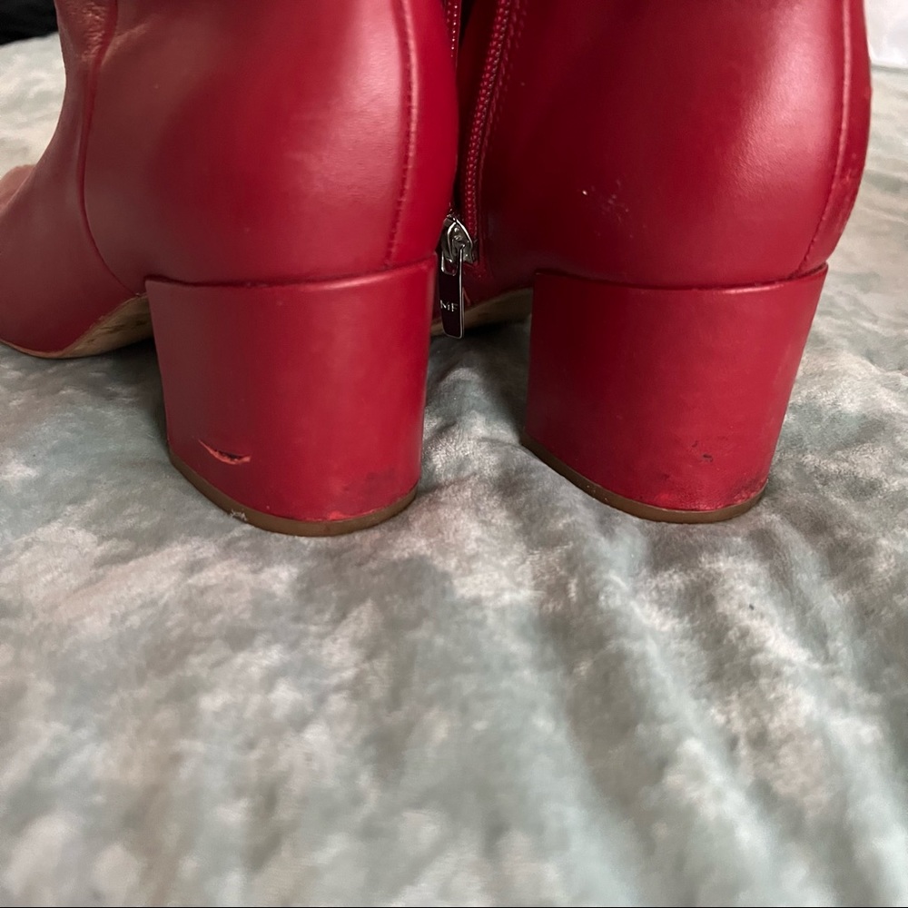 Red Pointed Boots - Picture 4 of 7